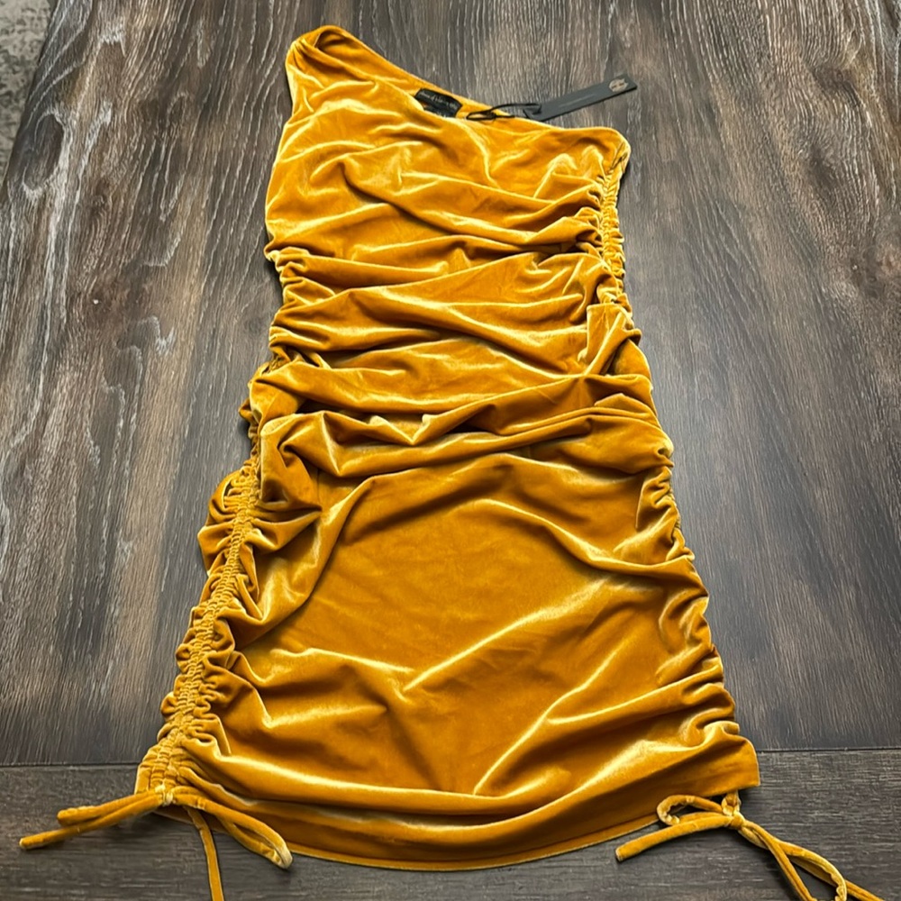 House of Harlow 1960 One-Shoulder Velvet Dress in Mustard
